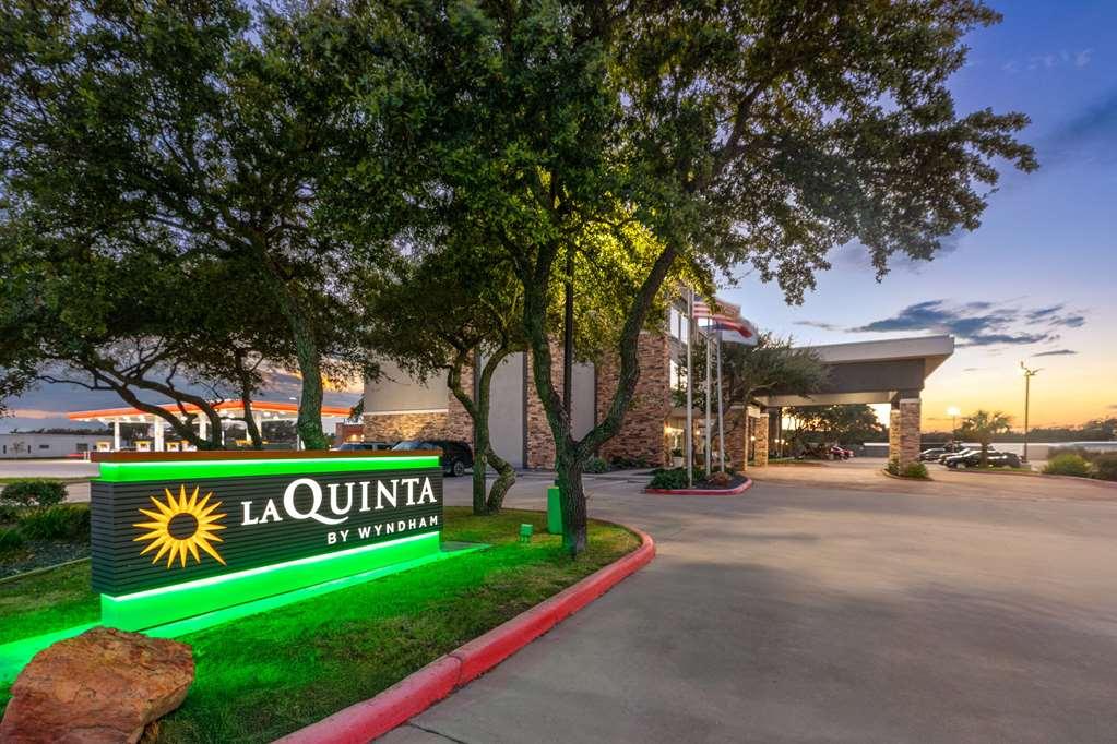 La Quinta By Wyndham Rockport - Fulton Hotel Exterior photo